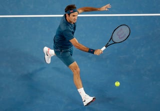Roger Federer no tuvo problemas para derrotar 6-3, 6-4, 6-4 a Denis Istomin, para avanzar a la segunda ronda en Australia.