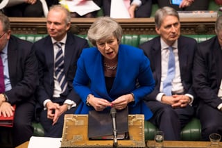 Theresa May obtuvo la confianza de la mayoría de la Cámara de los Comunes, un día después de perder por un amplio margen la votación sobre el acuerdo del 'Brexit'. (AP) 