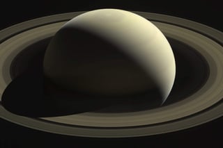 El nuevo análisis de datos científicos de la gravedad de la nave espacial Cassini de la NASA, sugiere que los anillos de Saturno se formaron más tarde que el propio planeta. (ARCHIVO)