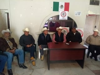 Además, agregaron que en caso de ser mujer la candidata, apoyarían a la reelección de la alcaldesa de Lerdo, María Luisa González Achem. (ARCHIVO)