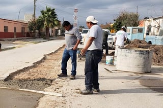 Autoridades de Mapimí realizaron el arranque del programa de mejoramiento de calles y vialidades principales en Bermejillo.