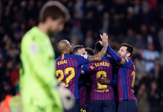 Lionel Messi y Ousmane Dembélé guiaron al Barcelona a un cómodo triunfo 3-0 sobre el Levante en el Camp Nou.