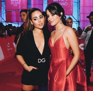 Imagen. Las dos famosas se encontraron en la alfombra roja de los MTV Europe Musica Awards 2018.