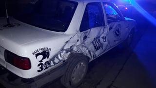 Choque. Se impactan taxi y camioneta en calles de la colonia Chapala, de Gómez Palacio, no hay lesionados. (EL SIGLO DE TORREÓN) 