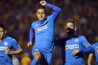 Elías Hernández festeja tras marcar el único gol del partido, mismo que fue por conducto de un tiro penal.