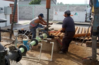 El Sistema Descentralizado de Agua Potable y Alcantarillado de Gómez Palacio realiza mantenimiento en los pozos de abastecimiento. (EL SIGLO DE TORREÓN)