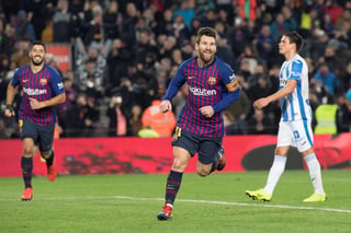 El delantero argentino del Barcelona Leo Messi celebra su gol durante el partido en el Camp Nou.