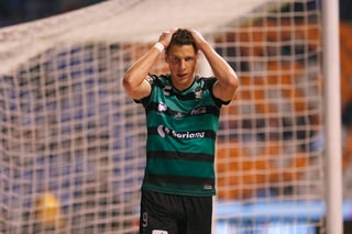 Villano. Julio César Furch falló un penal y otras ocasiones de gol para el Santos Laguna. (Jam Media)