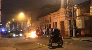 Persecución. Pobladores de Ibarra, Ecuador persiguieron a migrantes venezolanos para golpearlos y sacarlos de su ciudad. (TWITTER)