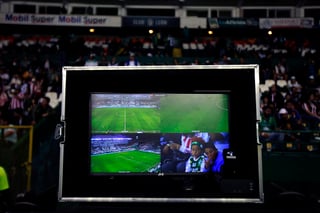 El polémico sistema de videoasistencia sigue generado comentarios positivos y negativos en la Liga MX por su uso. (Jam Media)