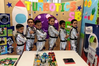 Estudiantes de primero y segundo grado de primaria del Colegio San Benito en Gómez Palacio, representarán a México en el próximo Mundial de Robótica en California. (EL SIGLO DE TORREÓN)