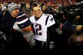 Será el noveno Super Bowl que disputen el entrenador en jefe Bill Belichick (i) y Tom Brady con los Patriotas de Nueva Inglaterra, su récord es cinco triunfos y tres derrotas.