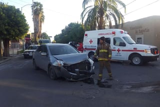 Desastre. Se impactan autos y derriban señalética en el Centro de Gómez Palacio, no hay heridos. (EL SIGLO DE TORREÓN)