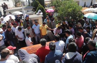 El número de muertes tras la explosión de Tlahuelilpan, Hidalgo, se elevó a 100, el Instituto Mexicano del Seguro Social (IMSS) informó que en el transcurso de la noche fallecieron en el Hospital de Lomas Verdes cuatro lesionados. (NOTIMEX)
