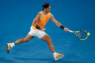 Rafael Nadal no tuvo problemas para imponerse 6-2, 6-4, 6-0 a Stefanos Tsitsipas, con lo que avanzó a la final del Abierto de Australia.