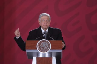 En su tradicional conferencia de prensa matutina, López Obrador, dijo que el próximo lunes va a dar a conocer muchos más detalles de cómo se toleró desde el poder este tipo de robo. (EFE)
