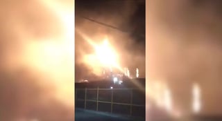 En el Alto Horno número cinco de la Siderúrgica Dos de AHMSA se realizó una purga y quema de gas durante la noche del jueves, y esto alarmó a vecinos de la industria.