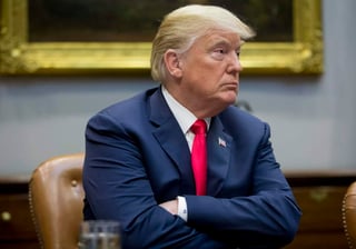 Trump cedió este viernes y puso fin a un cierre parcial de la Administración de 35 días, el más largo de la historia de EUA. (ARCHIVO)
