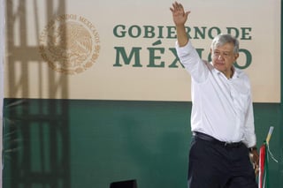 Un juez federal declaró que la integridad física y personal del Presidente de la República, Andrés Manuel López Obrador, es un tema que importa a todos los mexicanos pero que la falta de medidas de seguridad para el titular del Ejecutivo no violenta los derechos humanos de ningún ciudadano. (EL UNIVERSAL)