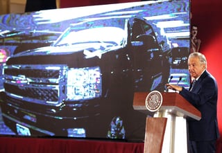 El presidente anunció tianguis para subastar vehículos oficiales en Santa Lucía. (NOTIMEX) 