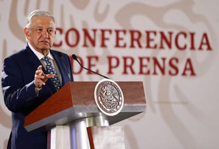 El presidente López Obrador puntualizó que para evitar afectaciones y daños, su gobierno decidió transferir fondos de la Federación, como anticipos de las participaciones federales, para que Michoacán cuente con suficiente presupuestal y pague a los maestros. (NOTIMEX) 

