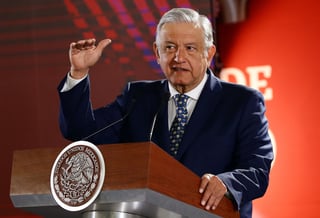 Devolución. Andrés Manuel López Obrador, sugirió a periodistas investigar sobre la devolución de IVA a GModelo. (ARCHIVO)