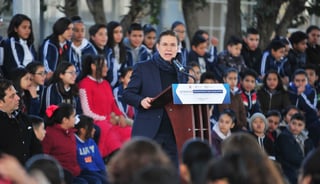 Inversión. José Aispuro, gobernador de Durango, destacó una inversión importante para la educación. (CORTESÍA)