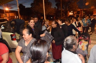 La alcaldesa de Lerdo, María Luisa González Achem, dijo que estas entregas fueron en la colonia La Carpa, Villa de Guadalupe y Ferrocarrilera. (ESPECIAL)