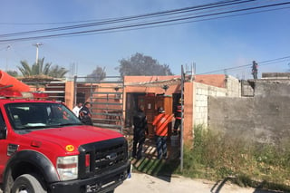 Movilización. El incendio movilizó a las corporaciones de rescate y de seguridad de la ciudad de Torreón. (EL SIGLO DE TORREÓN) 