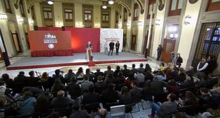 El presidente Andrés Manuel López Obrador dialoga con los medios. (ESPECIAL) 