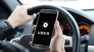 Restricciones. Debido a las leyes en Barcelona, las empresa Uber y Cabify dejarán de operar. (ARCHIVO)
