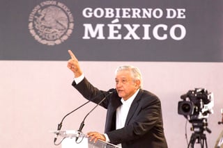 Una manta dirigida al presidente Andrés Manuel López Obrador y firmada por un supuesto líder de un cártel del 'huachicol' (robo de combustible) en Guanajuato. (NOTIMEX)