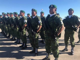 Elementos del ejército vigilan en la región Centro los ductos de Pemex.