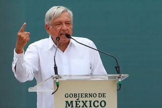 El presidente Andrés Manuel López Obrador advirtió que en su gobierno se acabó el 'charrismo sindical', por lo que serán los trabajadores quienes decidirán si mantienen al líder sindical Carlos Romero Deschamps. (ARCHIVO) 
