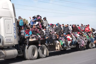Llegó a Saltillo un segundo grupo de migrantes que partirá mañana a Piedras Negras. (ESPECIAL) 