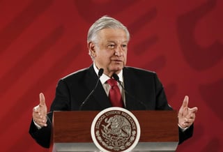 López Obrador recordó que han 'reformado la letra, pero se mantiene el espíritu de esta Constitución, que se aprobó luego del movimiento revolucionario de 1910'. (NOTIMEX) 