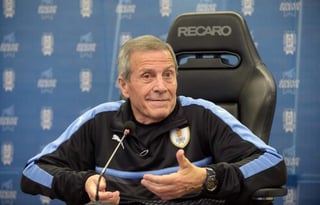 Tabárez extendió su contrato con Uruguay en septiembre de 2018 para mantenerse en el cargo hasta 2022. (Especial)