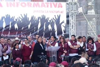 De acuerdo con un sondeo del periódico El Universal, la candidatura de Morena en Puebla, encabezada por Miguel Barbosa, alcanzaría un 44 % de los votos. (TWITTER)