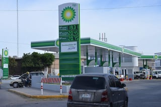  El presidente Andrés Manuel López Obrador afirmó que la gasolina está bajando de precio, pero 'poquito'. (ARCHIVO)