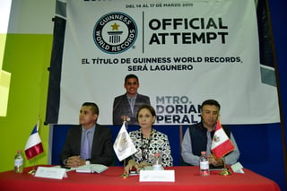 Reto. Rueda de prensa celebrada en la UVM Torreón donde Dorian Alejandro Peralta Aguilar anuncia que va por el Guinness. (EDITH GONZÁLEZ)