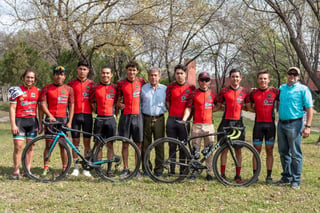 Este equipo lagunero de ciclismo en el nivel de alto rendimiento, está codeándose con los principales colectivos de todo el país. (Especial)