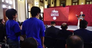 Dos niños reporteros cuestionaron a López Obrador. (ESPECIAL) 