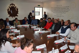 La alcaldesa, Leticia Herrera Ale informó a los regidores que la CFE 'no da la cara' para firmar el convenio según los acuerdos de pasada reunión. (EL SIGLO DE TORREÓN)