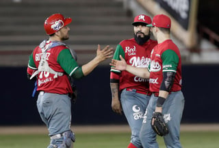 Con su emocionante triunfo en 11 entradas, los Charros de Jalisco se mantienen con vida en la 'Serie Mundial Latinoamericana' tras derrotar 3-2 a Cuba.