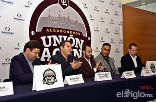 En conferencia de prensa, ayer se presentó a la nueva directiva del equipo Algodoneros del Unión Laguna, así como al que será el mánager para la temporada 2019 de la LMB. (Jesús Galindo)