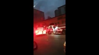 Un grupo de hombres armados ingresó a un restaurante en la ciudad de Monterrey, Nuevo León, y le prendió fuego hoy viernes 8 de febrero. (ESPECIAL)