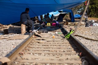 Desde el pasado 14 de enero bloqueó a las líneas del tren en el municipio de Pátzcuaro. (ARCHIVO)