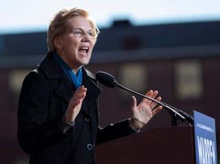 El anuncio de Warren llegó en un momento en el que su popularidad ha bajado después de que la senadora publicara en octubre los resultados de una prueba de ADN para demostrar que probablemente tenía raíces de nativos americanos. (EFE)