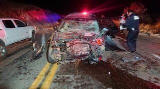 Accidente. Perdieron la vida dos hombres y una mujer que viajaban en un vehículo sedán, reportaron las autoridades.