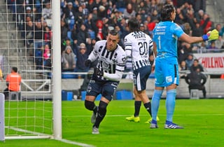 Rogelio Funes Mori marcó el último gol de Rayados durante el partido ante Lobos BUAP en la cancha del Estadio BBVA. (Jam Media)